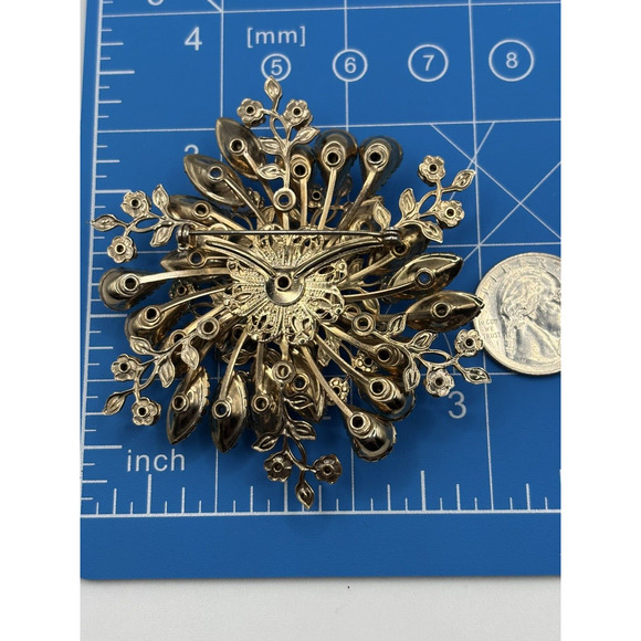 Vintage 3D Plastic Rhinestone Brooch Blue Gold Tone J1-3016 - Picture 7 of 10